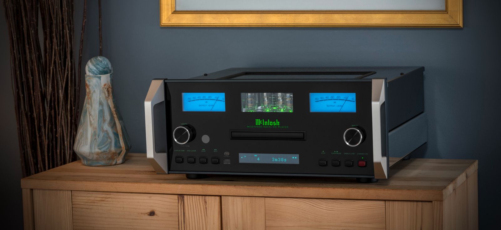 McIntosh has unveiled a new flagship SACD/CD player, the mighty MCD12000