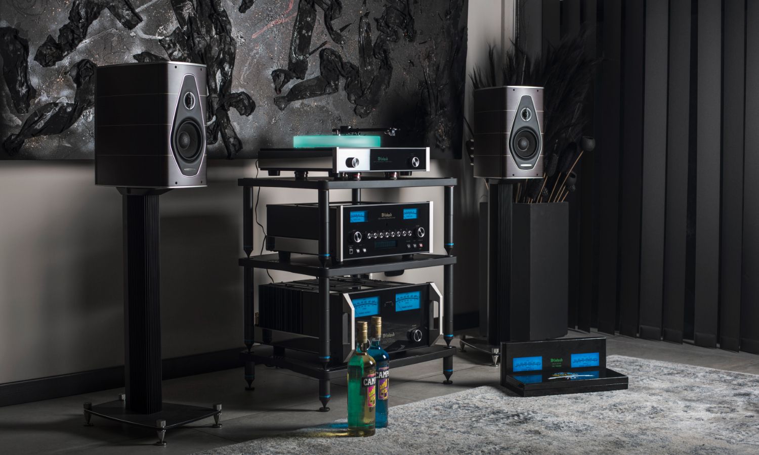 Italy’s Bassocontinuo gives support to McIntosh