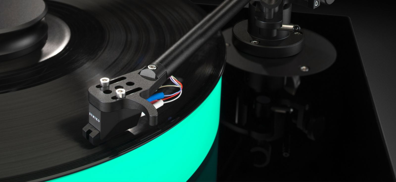 The McIntosh MT5 Precision Turntable now comes with a Sumiko Amethyst